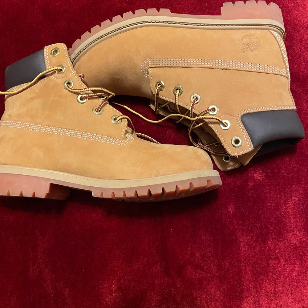 Timberland boots. Once once. They don’t fit my daughter.